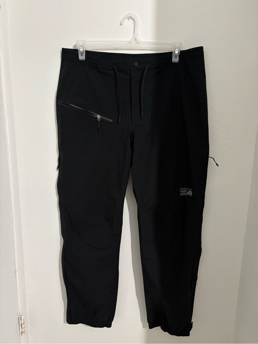Mountain Hardwear Men’s Black Technical Cargo Pants